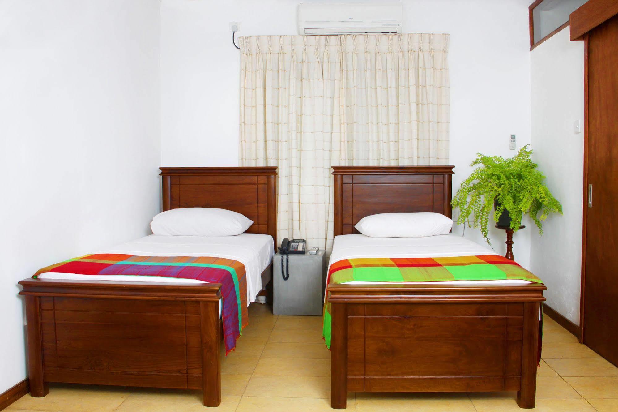 Lodge 19 Negombo Extérieur photo