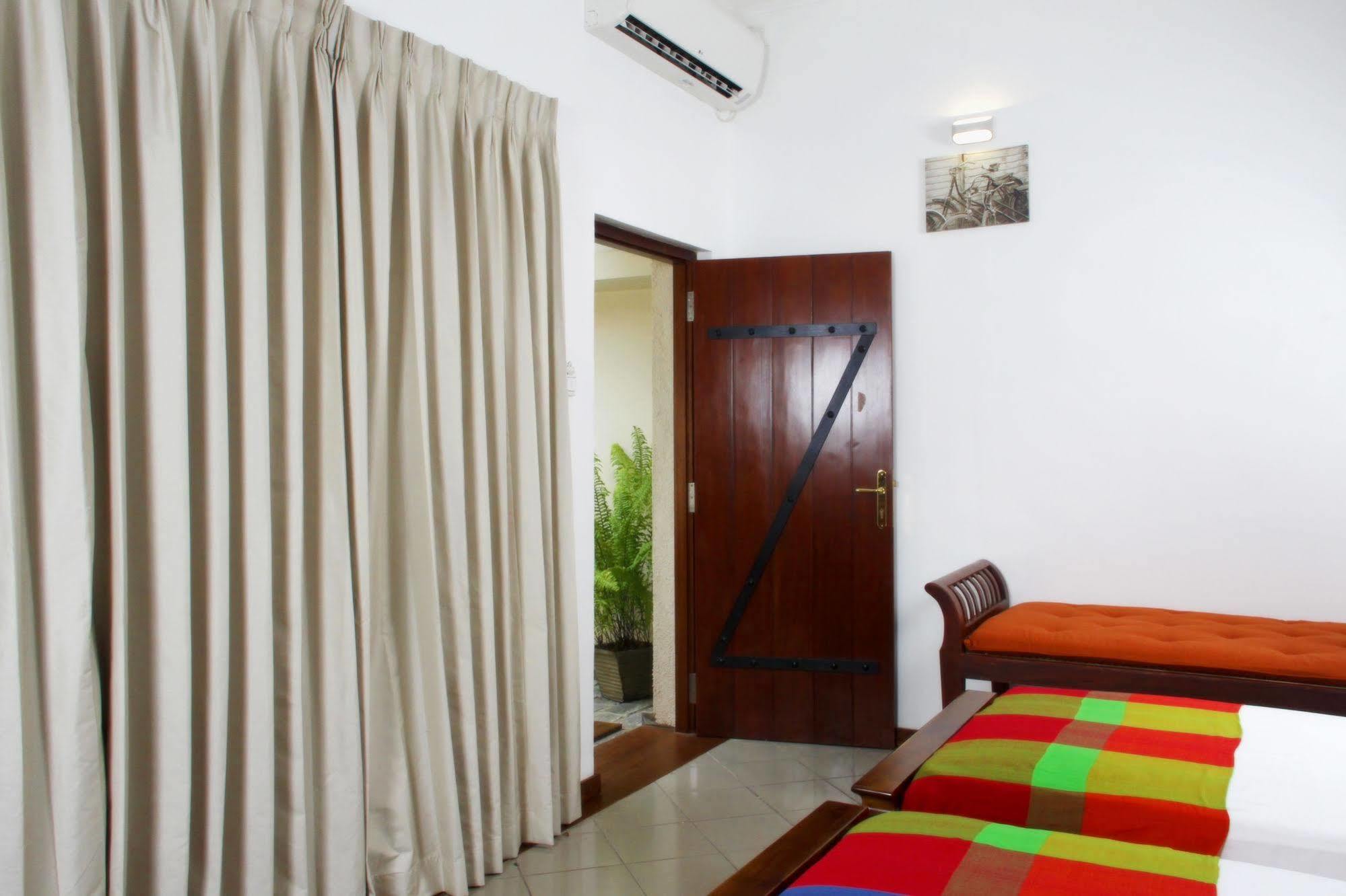 Lodge 19 Negombo Extérieur photo